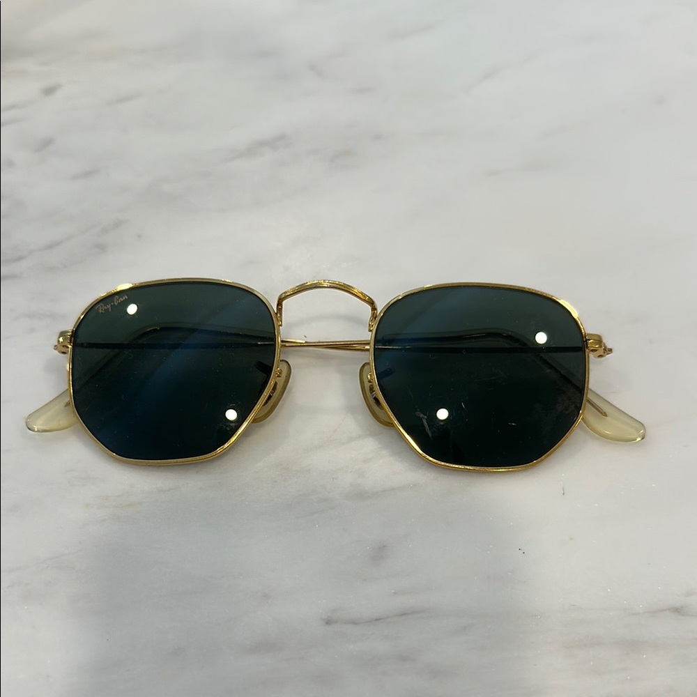 Ray-Ban Gold and Black Sunglasses Sleek Metal Frames